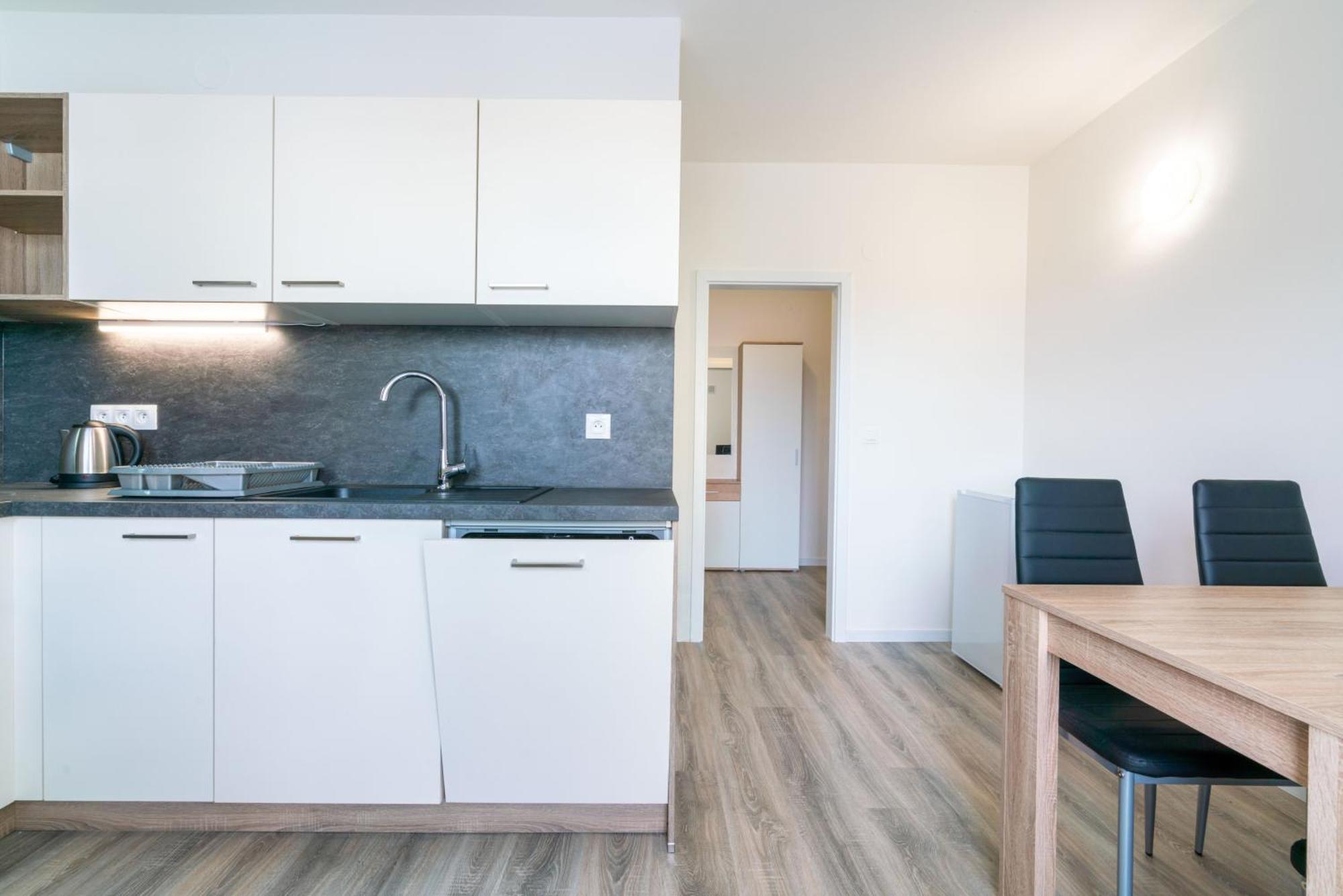 Apartmany Zlatovska Trenčín 外观 照片